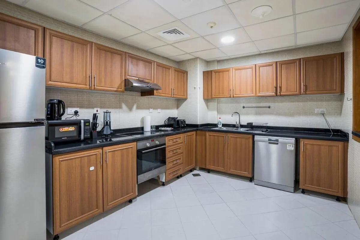 13 -A Luxurious 2-Bedroom Waterfront Retreat - Steps From Dubai Best Attractions - Close To Jbr & Marina Walk- Free Parking United Arab Emirates