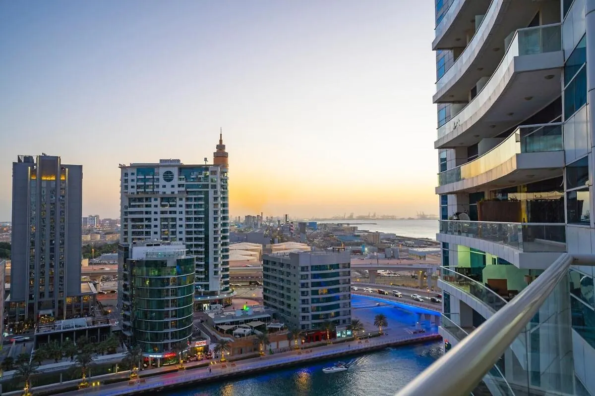 13 -A Luxurious 2-Bedroom Waterfront Retreat - Steps From Dubai Best Attractions - Close To Jbr & Marina Walk- Free Parking United Arab Emirates