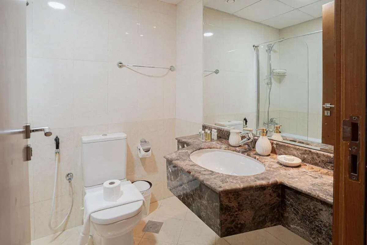 Apartment 13 -A Luxurious 2-Bedroom Waterfront Retreat - Steps From Dubai Best Attractions - Close To Jbr & Marina Walk- Free Parking